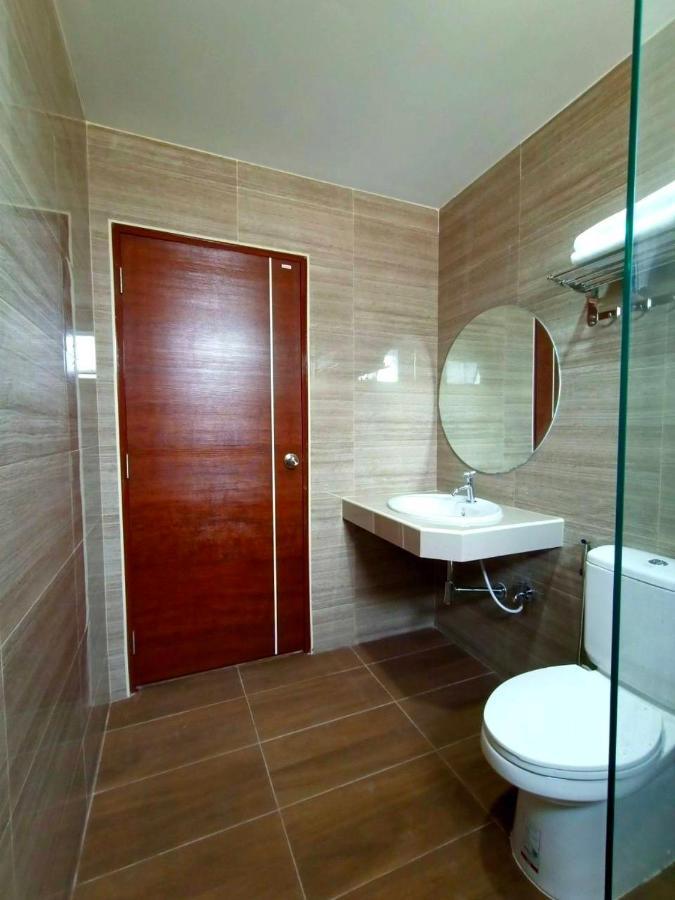 โคโค่ โฮเทล Koco Hotel Накхонратчасима Экстерьер фото