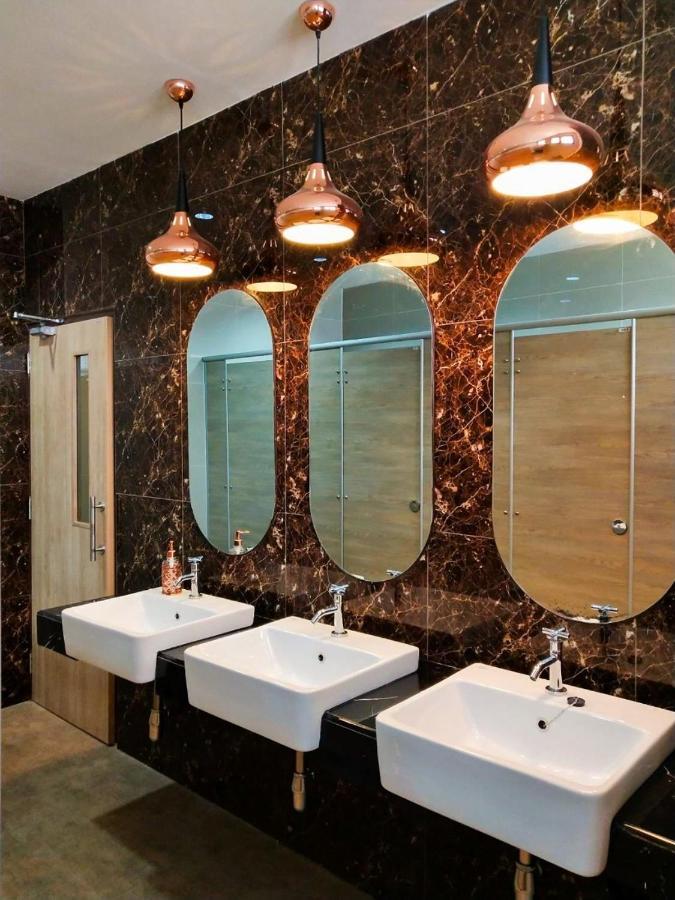 โคโค่ โฮเทล Koco Hotel Накхонратчасима Экстерьер фото