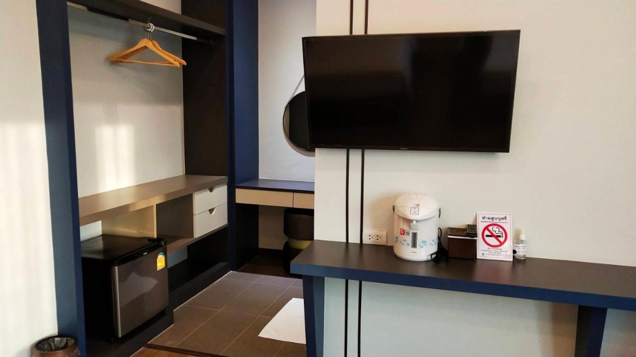 โคโค่ โฮเทล Koco Hotel Накхонратчасима Экстерьер фото
