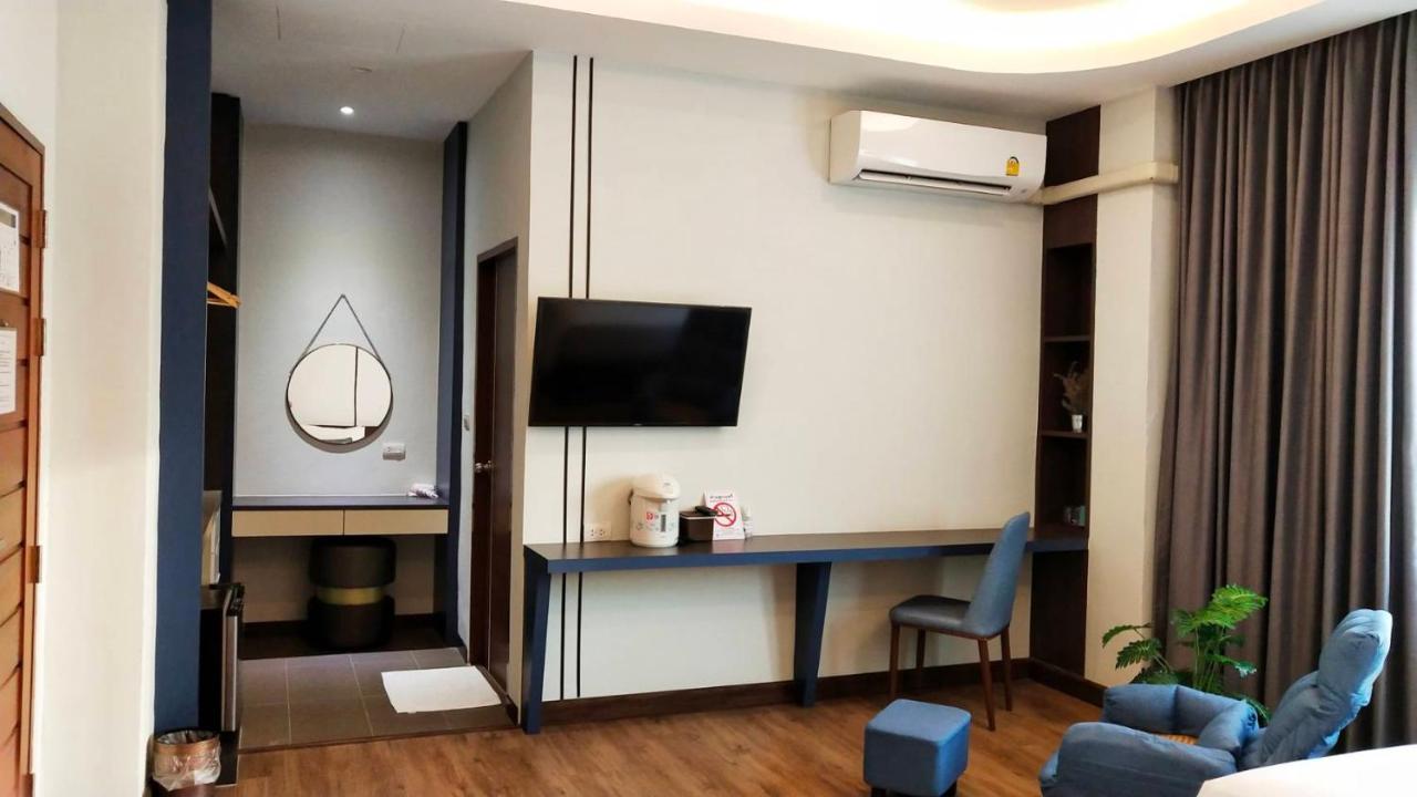 โคโค่ โฮเทล Koco Hotel Накхонратчасима Экстерьер фото