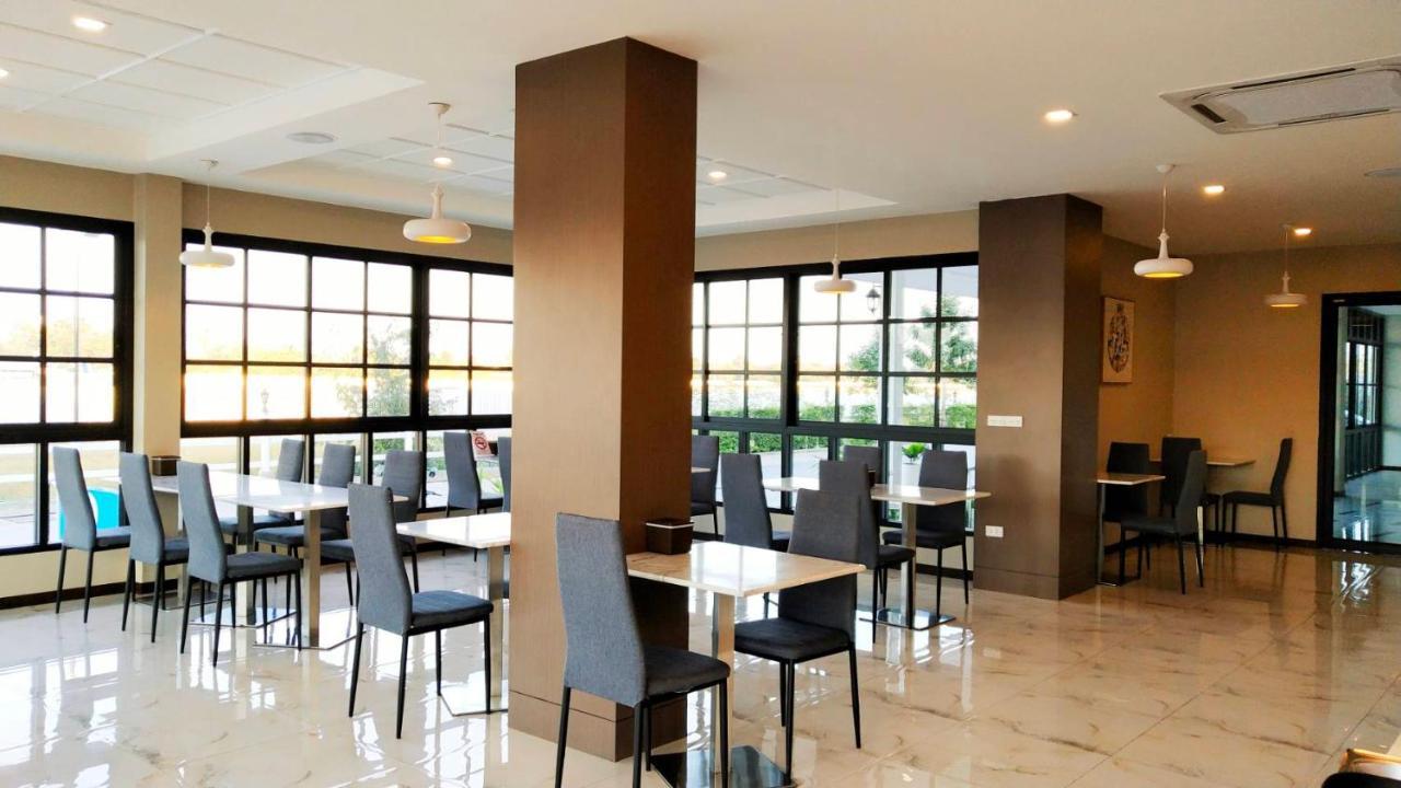 โคโค่ โฮเทล Koco Hotel Накхонратчасима Экстерьер фото
