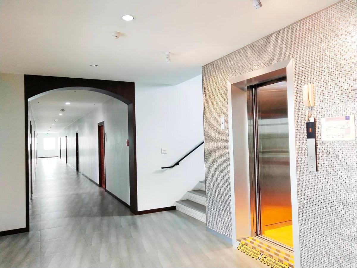 โคโค่ โฮเทล Koco Hotel Накхонратчасима Экстерьер фото